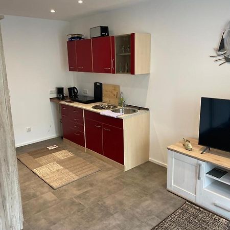 Ferienwohnung Nora Mit Blick Auf Den Ribnitzer See Bagian luar foto