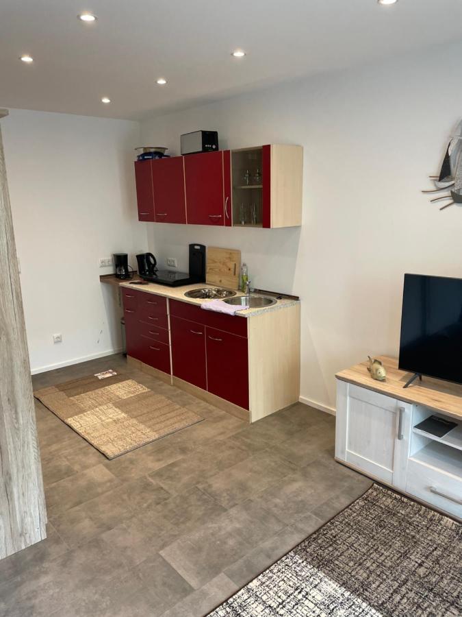 Ferienwohnung Nora Mit Blick Auf Den Ribnitzer See Bagian luar foto